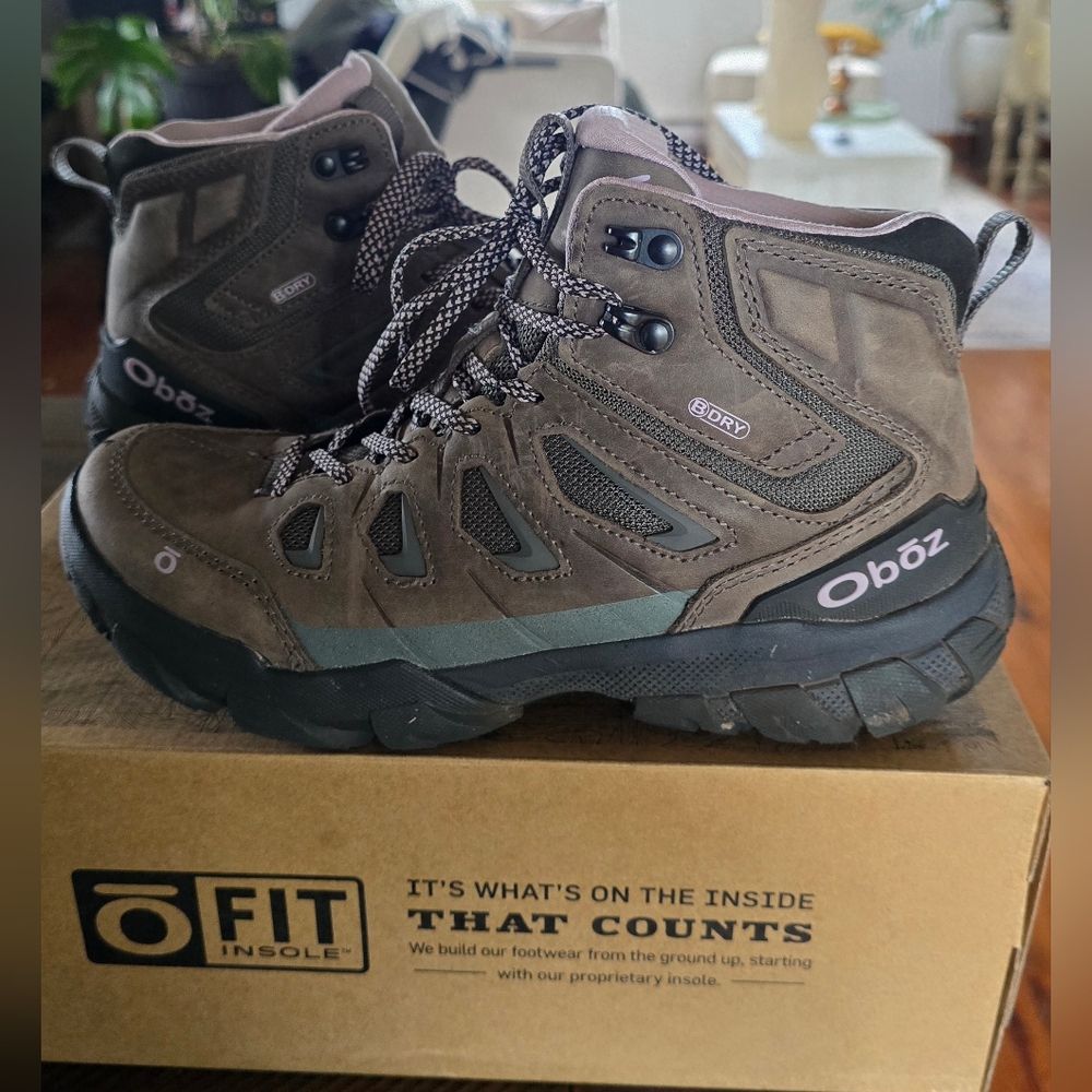 Oboz Women's olive green Hiking Shoes